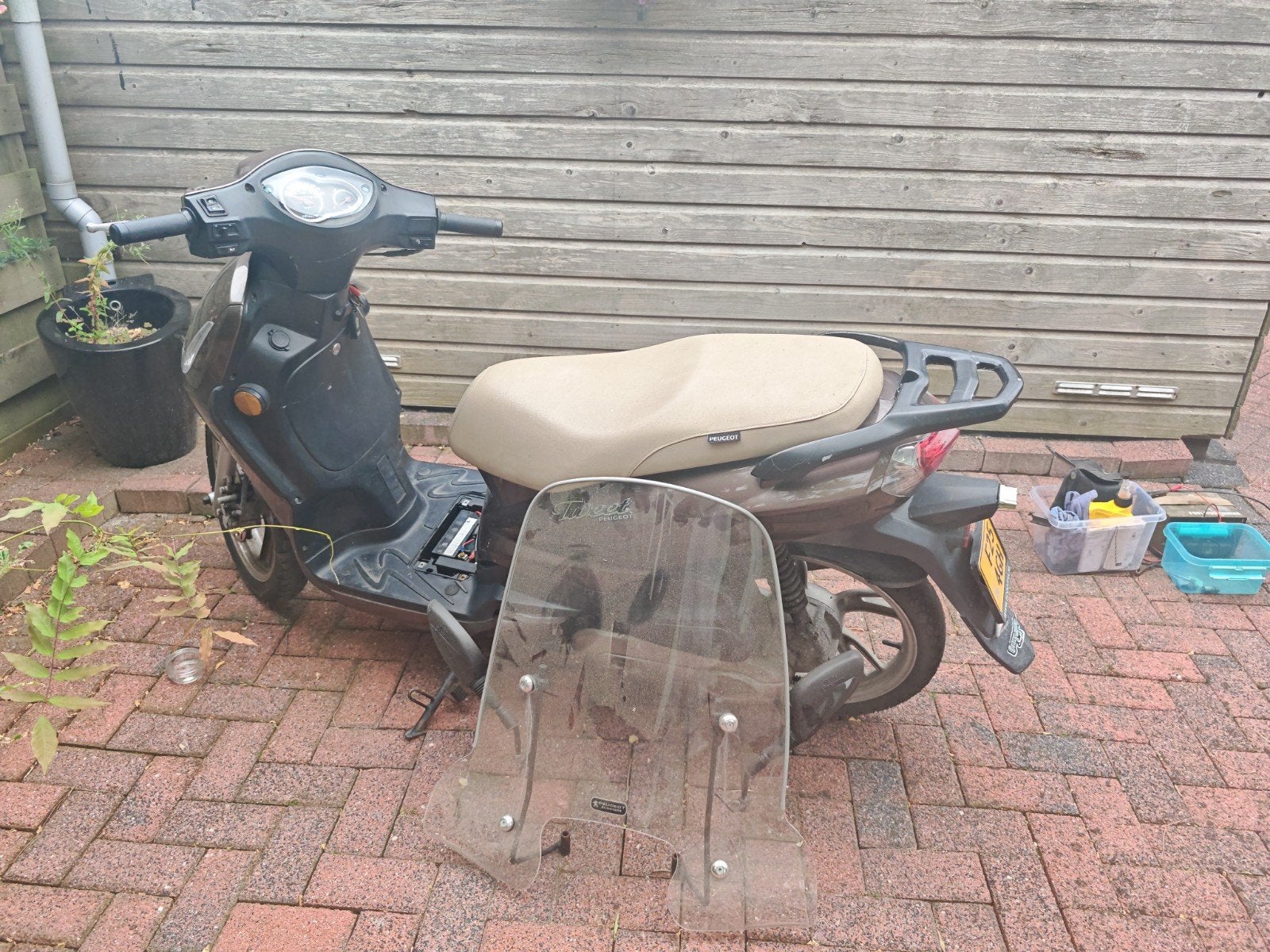 Peugeot tweet Scooter - Bruin, 25558 km, Gebruikt, Overige modellen, Maximaal 45 km/u, Ophalen of Verzenden