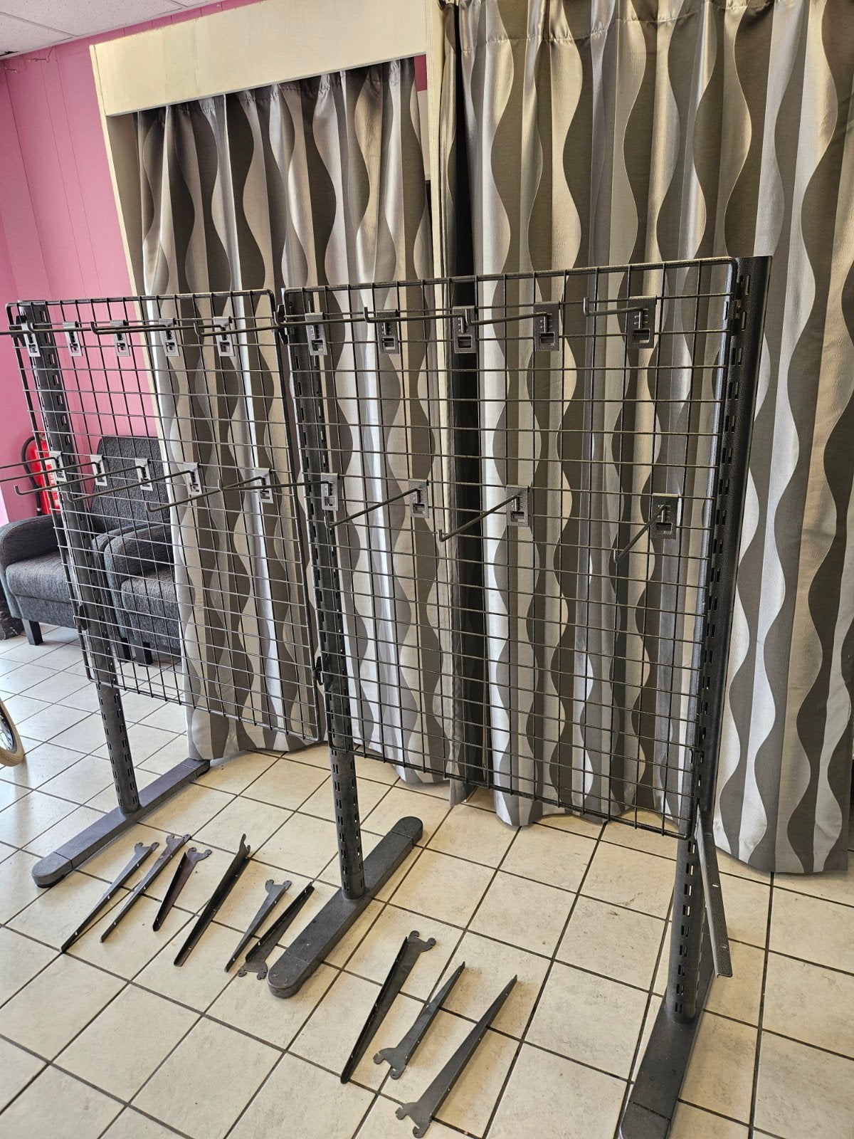 Winkelrek met gaaspanelen en 24 haken, Ophalen, Gebruikt
