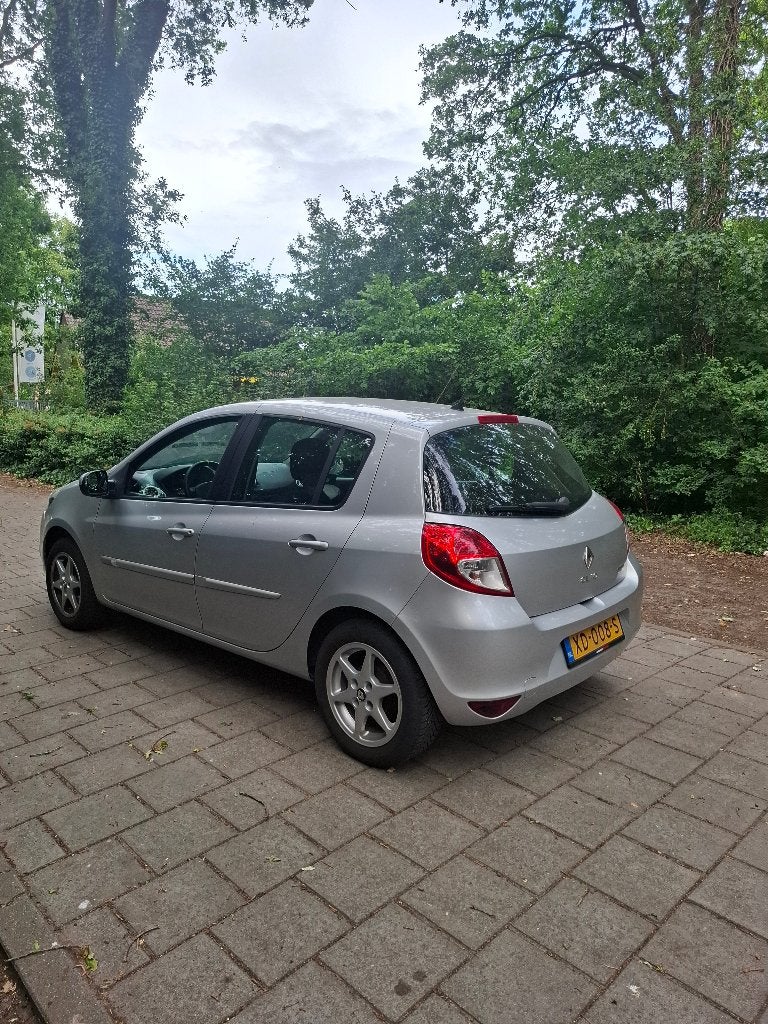Renault Clio 1.2 16V 55KW 5-DRS E4 2012 Grijs, Voorwielaandrijving, 74 pk, 4 cilinders, Metallic lak