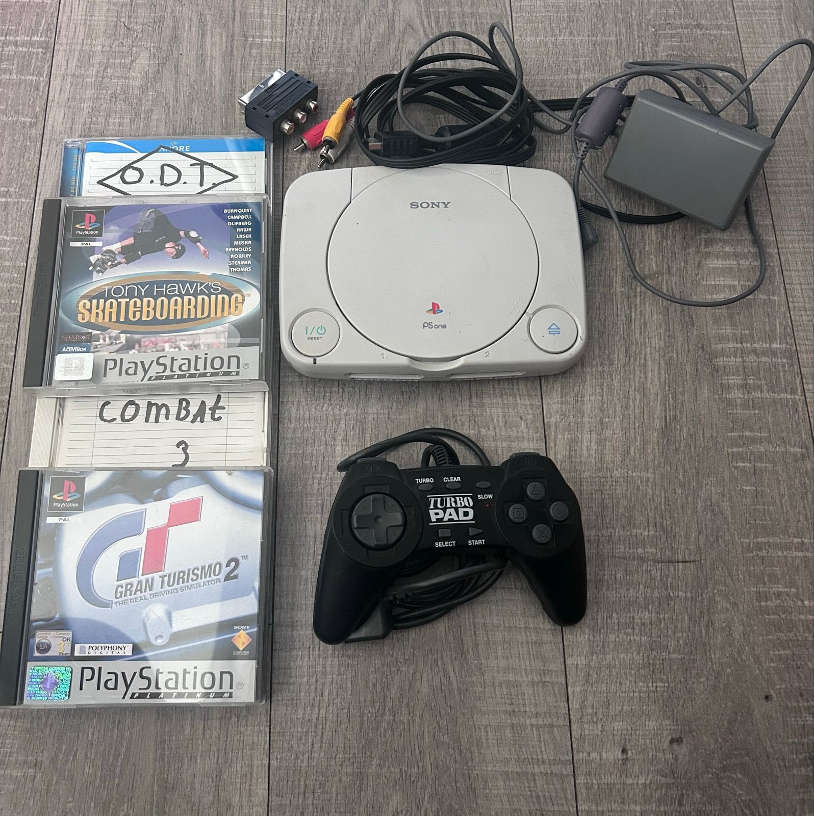 Sony PlayStation 1 (PSone) met games en controller, Spelcomputers en Games, Ophalen, Gebruikt, Met 1 controller, Met games