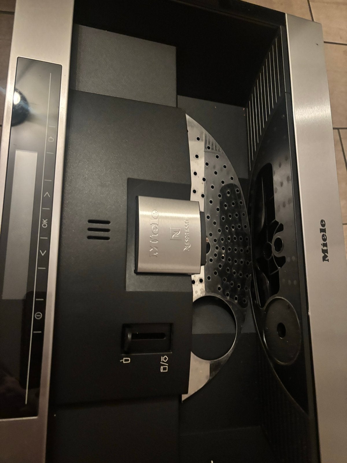 Miele Nespresso Koffiemachine - Perfecte Koffie, Witgoed en Apparatuur, Koffiepads en cups, Gebruikt, Koffiemachine, Ophalen of Verzenden
