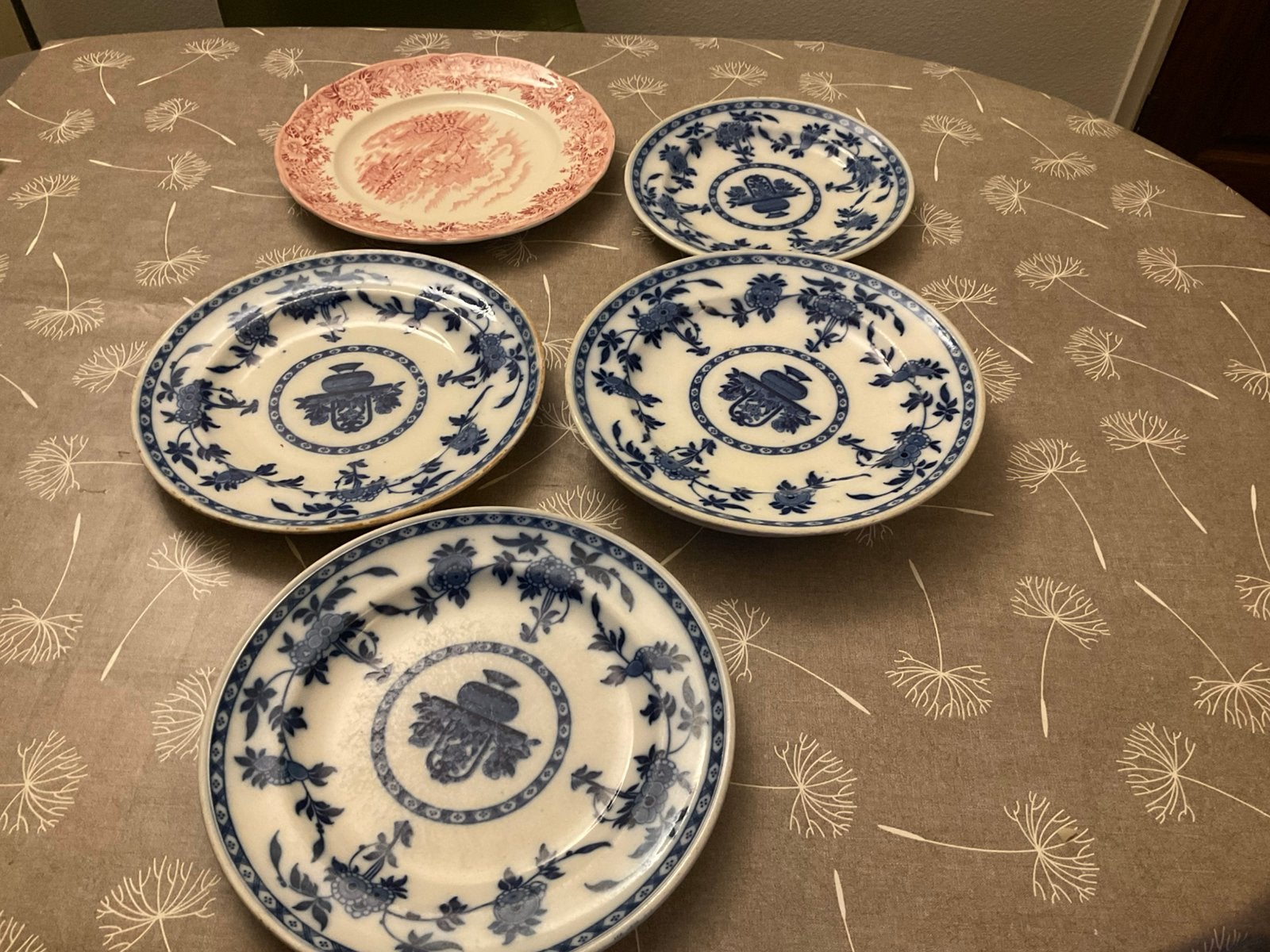 5 DELFS BLAUWEN BORDEN EN 1 BRITISCHE WILLAGE, Ophalen