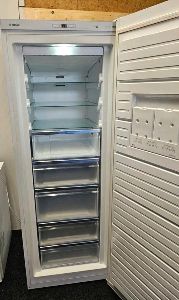 Bosch xxl vriezer 8 lade extra breed NO FROST label A++ igst, Witgoed en Apparatuur, Vriezers en Diepvrieskisten, Gebruikt, 160 cm of meer