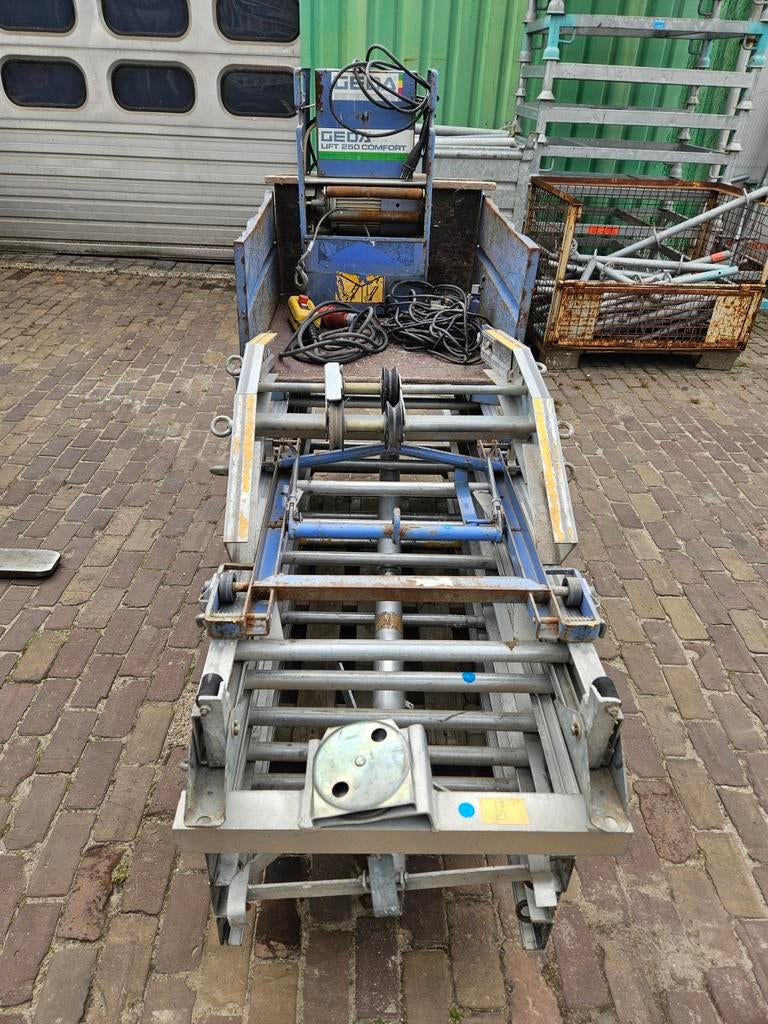 Geda 250 comfort ladderlift 12 mtr met knikstuk, Doe-het-zelf en Verbouw, Ophalen, Gebruikt, ., Bouwlift