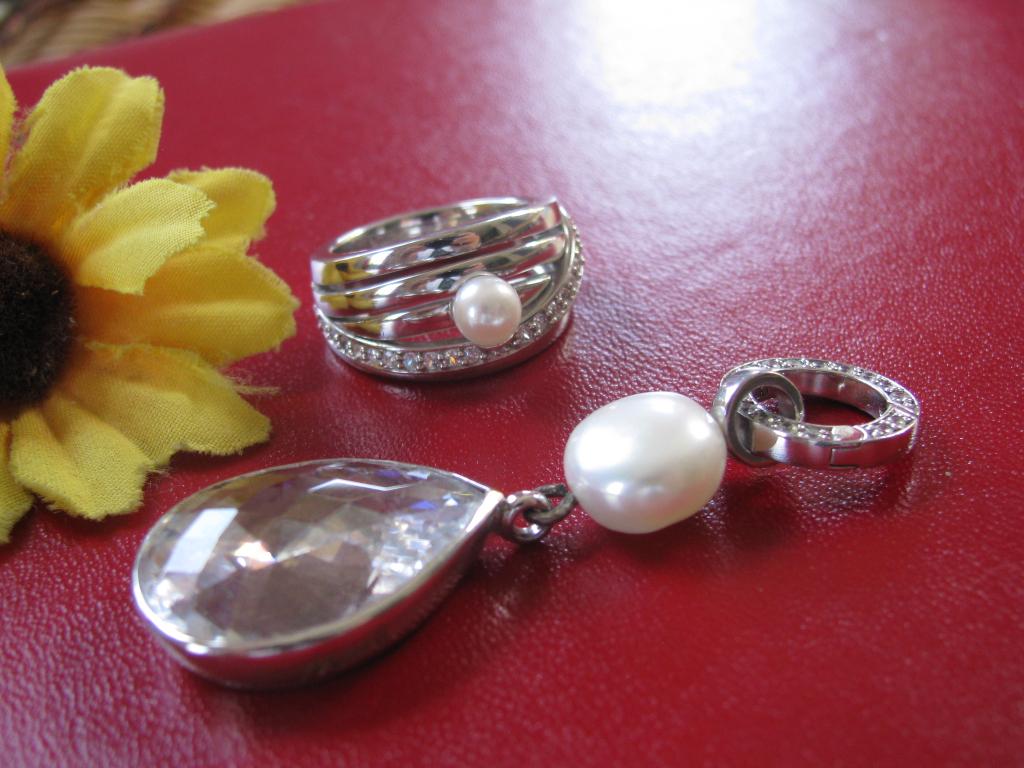 Merii ring & ketting hanger + zoetwater PAREL & BLINGBLING, Met strass, 20 of groter, Ophalen of Verzenden, Zo goed als nieuw