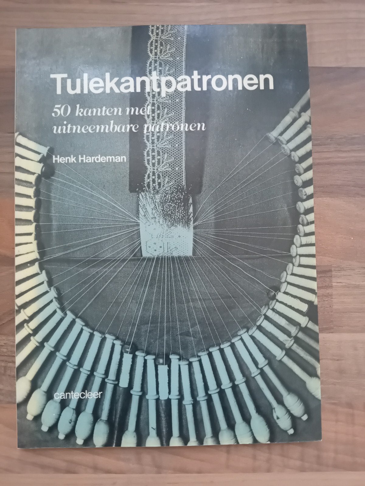 Tulekantpatronen - 50 kanten met uitneembare patronen, Ophalen of Verzenden, Gebruikt, Boek of Tijdschrift