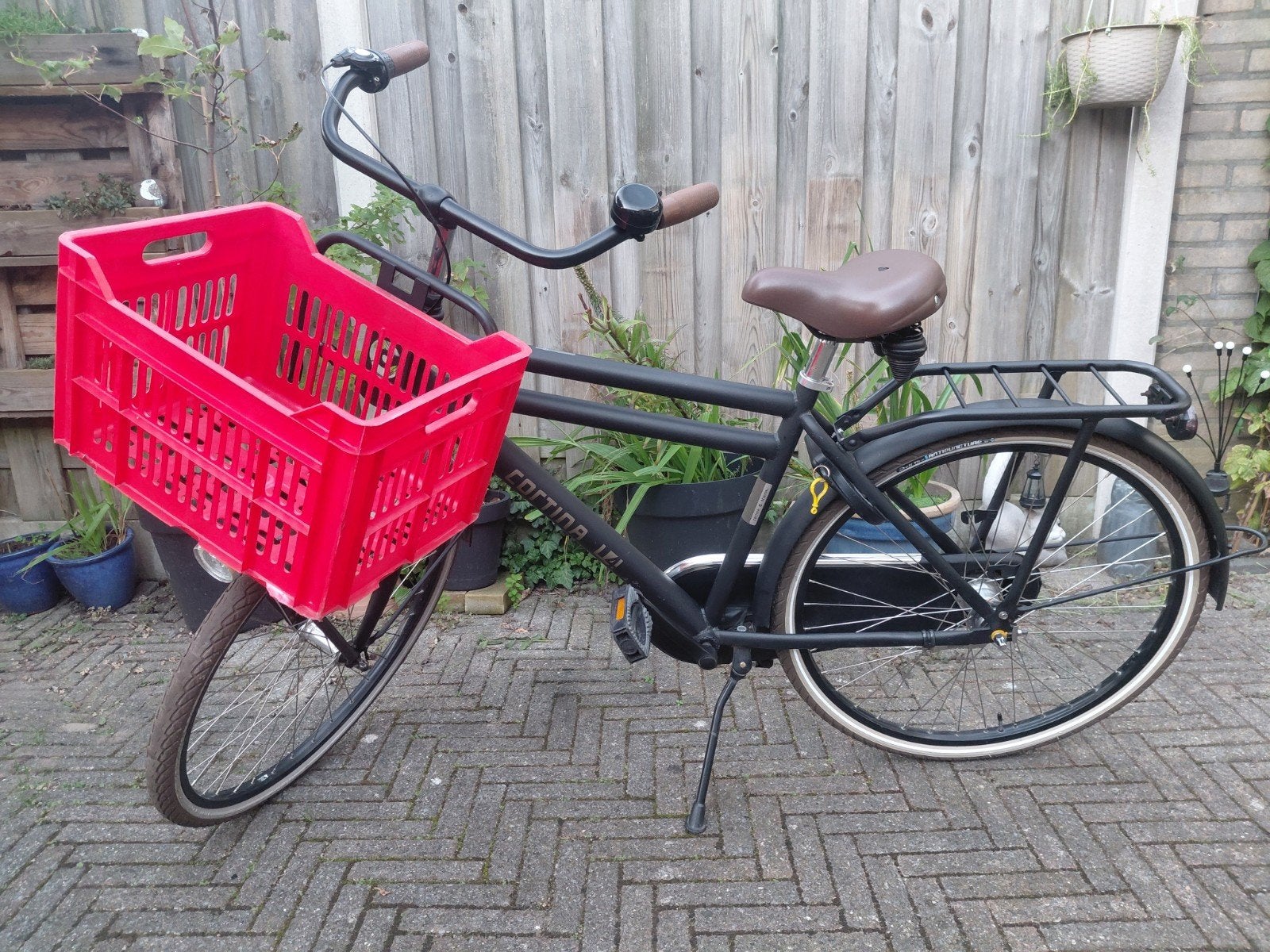 Cortina 26 inch transportfiets met krat