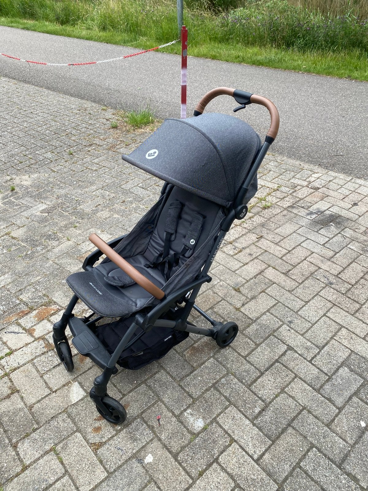 Maxi-Cosi kinderwagen - Zo goed als nieuw, plat opvouwbaar, Kinderen en Baby's, Buggy's, Ophalen, Zo goed als nieuw