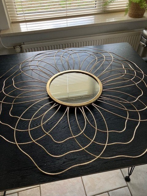 Spiegel bloem motief antiek brons - Diameter 90 cm, Huis en Inrichting, Ophalen, Gebruikt, Rond, 75 tot 100 cm