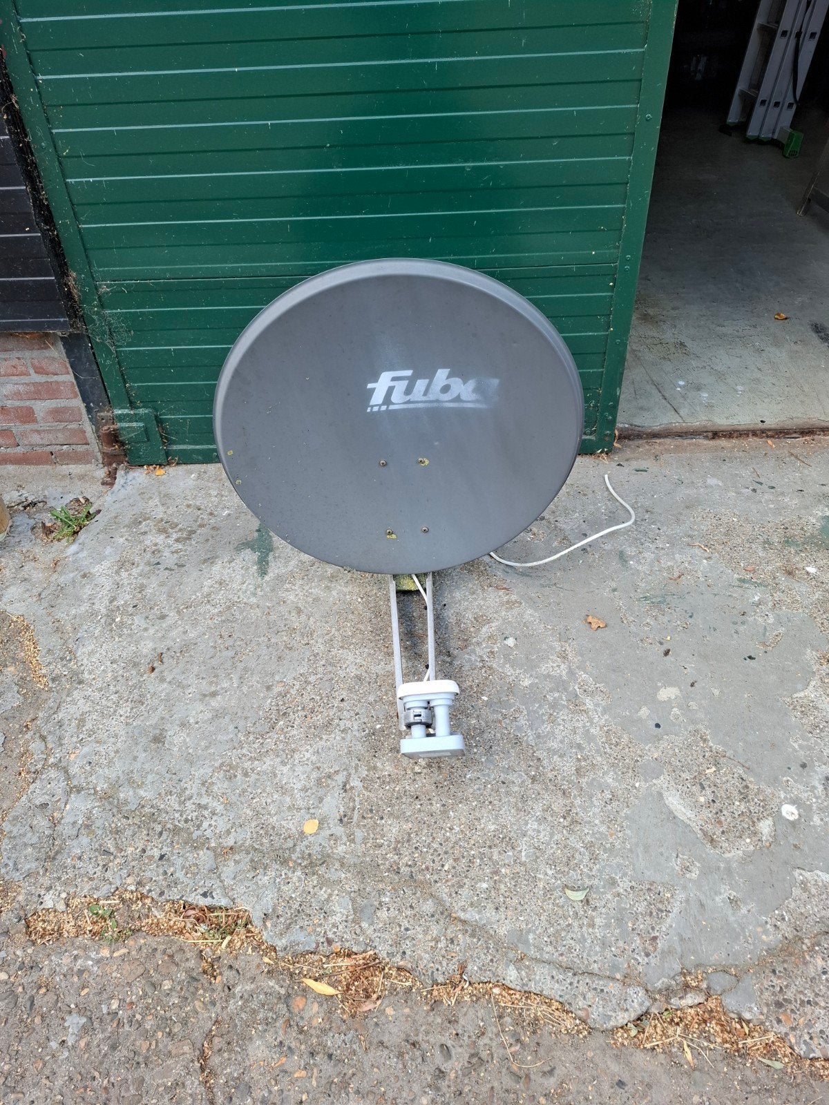 Fuba schotelantenne 65 cm - Gebruikt, Ophalen of Verzenden, Gebruikt, Overige merken