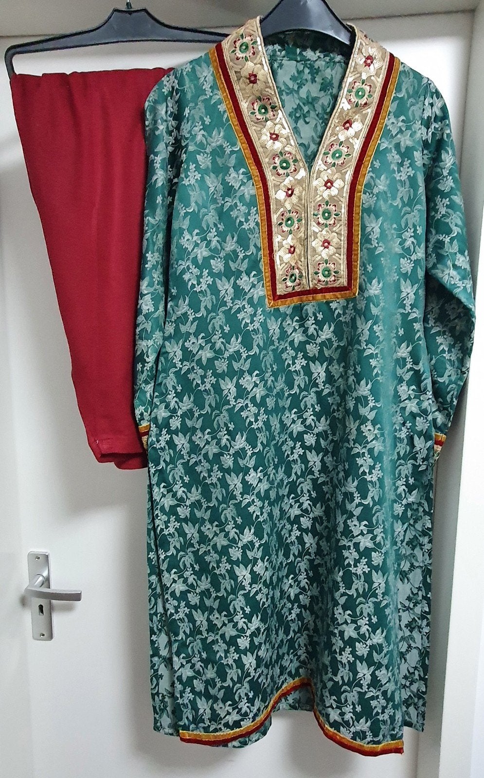 Groen-rood Indiase Salwar Kameez - Eenmaal Gedragen, Kleding | Dames, Gelegenheidskleding, Ophalen of Verzenden, Zo goed als nieuw