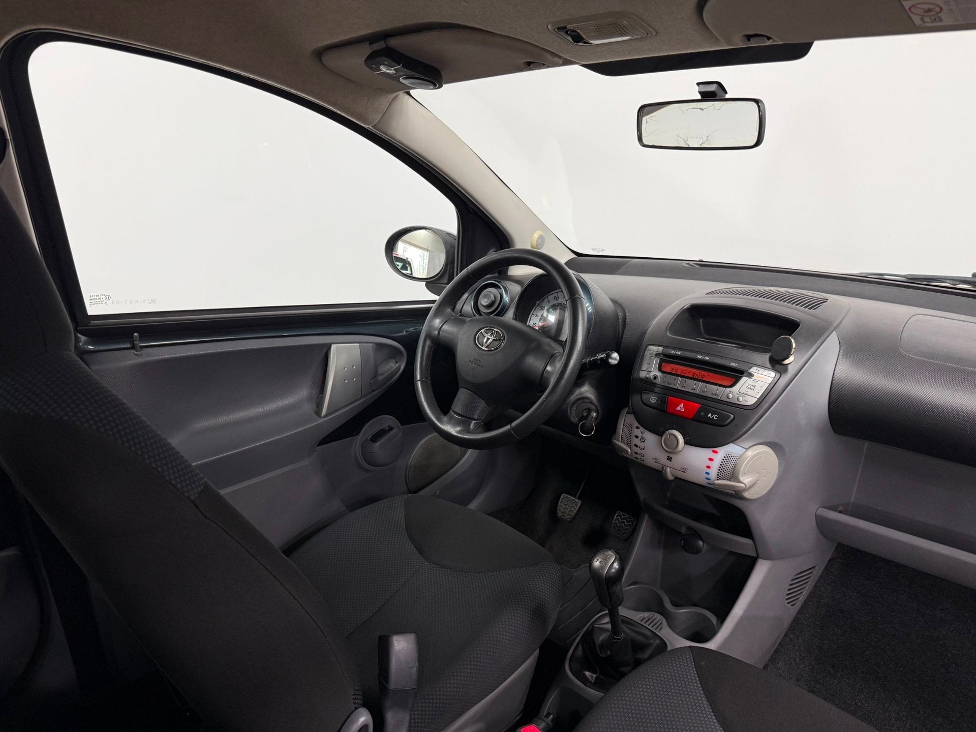 Toyota Aygo 1.0-12V Access Airco/Elektrische ramen/Leder stu, Auto's, Voorwielaandrijving, Euro 5, Stof, Gebruikt