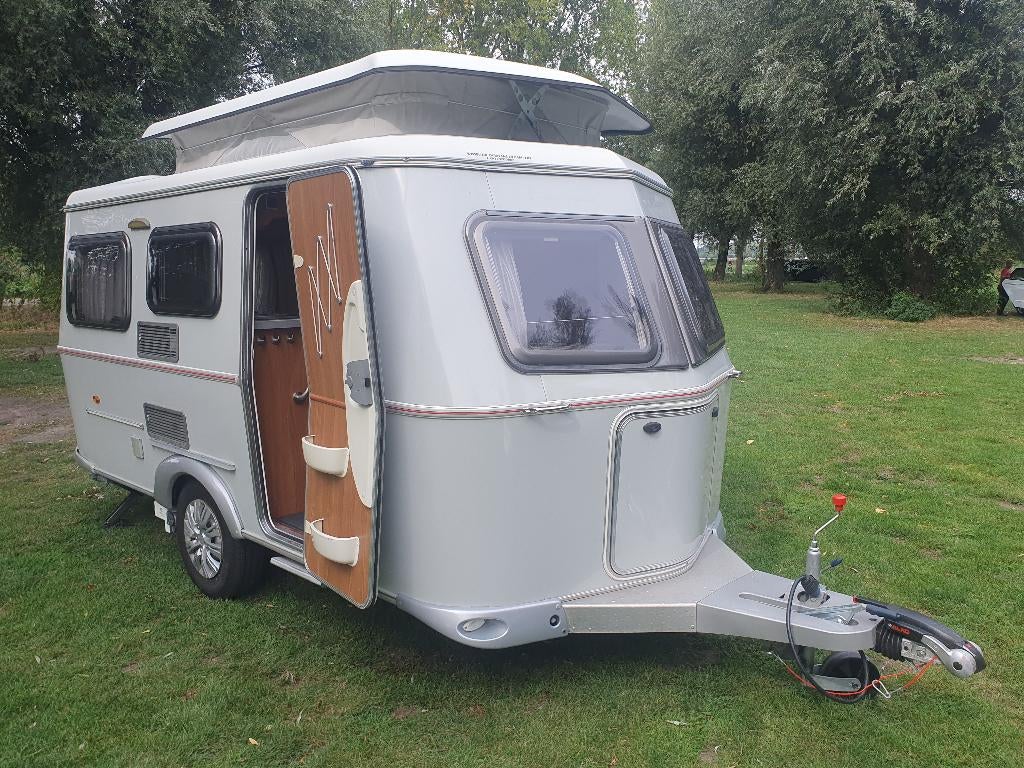 Eriba Triton Touring 430 caravan met stallingplaats, Standaardzit, Luifel, Dwarsbed, Particulier