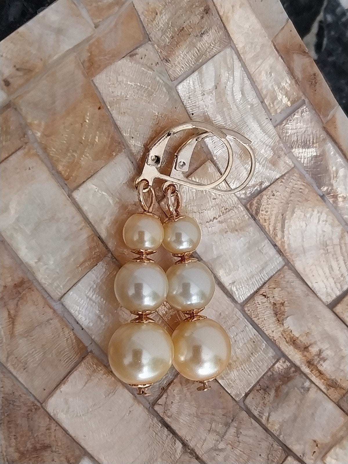 Fraaie glasparel oorbellen #4065, Verzenden, Zo goed als nieuw, Beige, Hangers