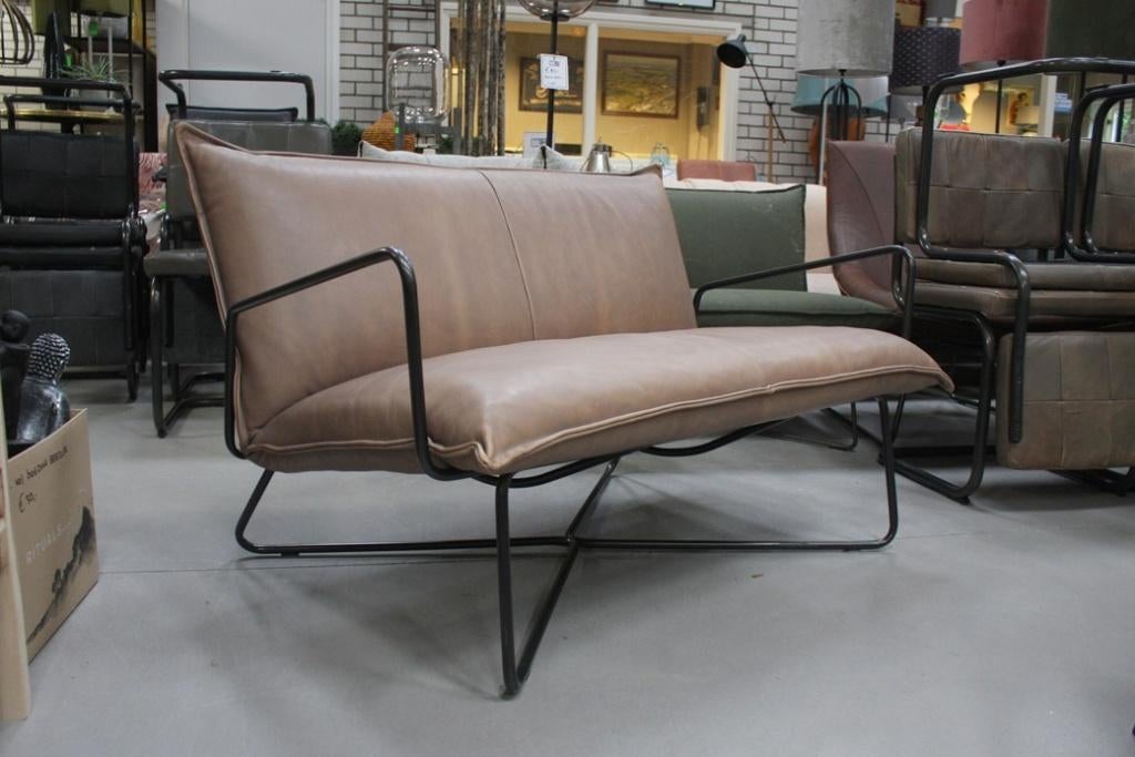 Leuke luxe 2-zits bank EARL Jess design metaal & leer, Huis en Inrichting, Fauteuils, Ophalen, Gebruikt, Leer, 75 tot 100 cm