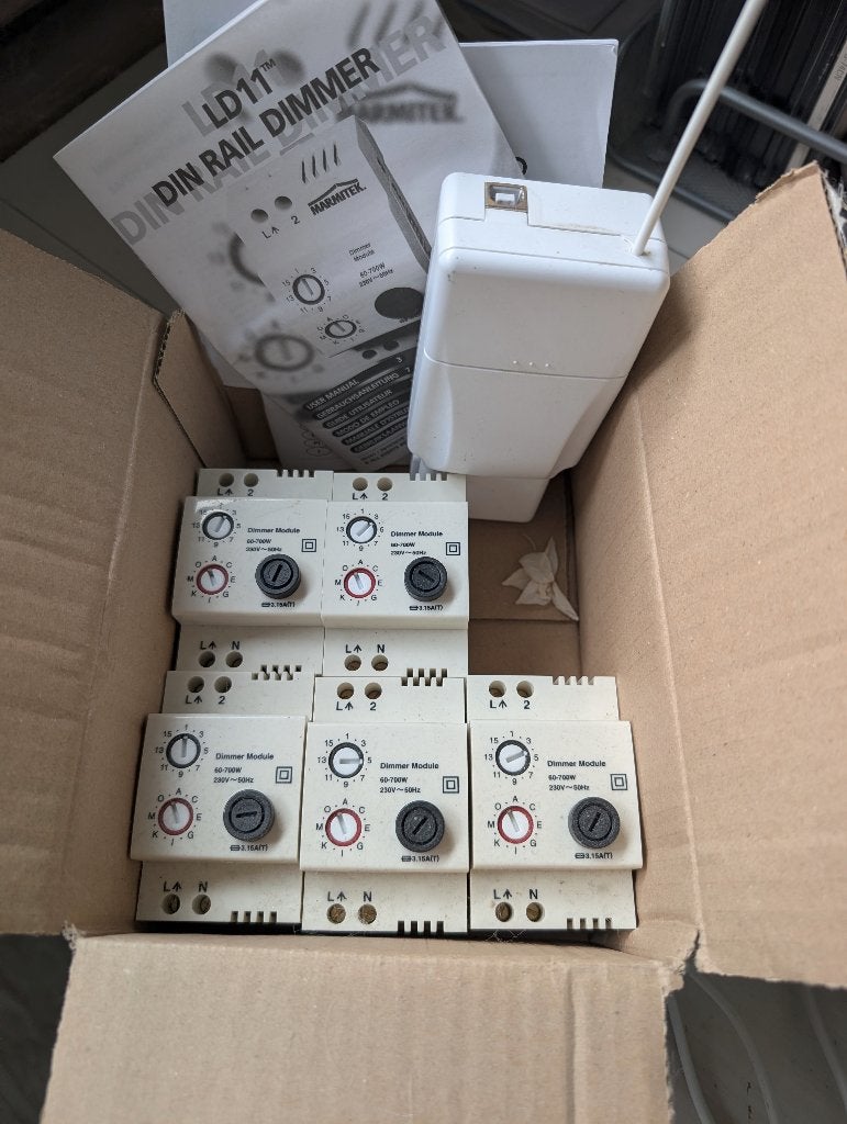 5 X10 Din Rail Dimmers incl. CM15, Ophalen of Verzenden, Gebruikt
