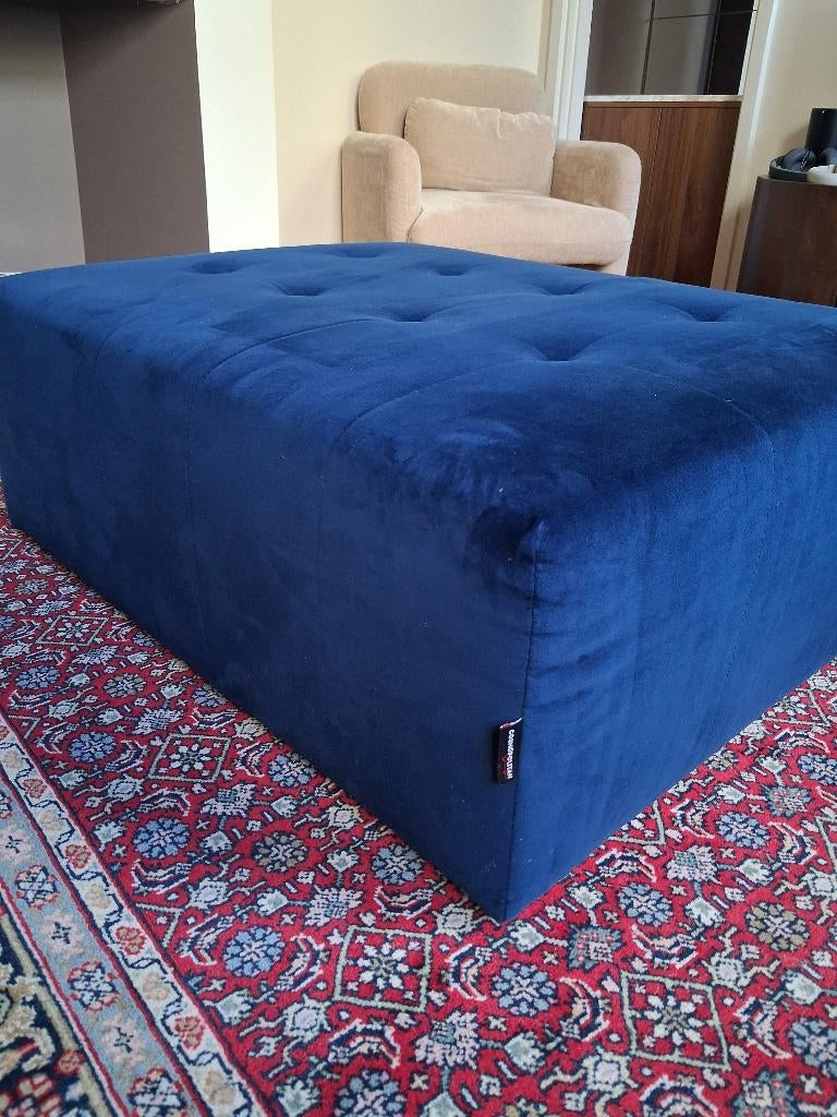 Hocker Cosmopolitan, Huis en Inrichting, Banken | Voetenbanken en Poefen, Ophalen, Vierkant, 75 tot 100 cm, Zo goed als nieuw