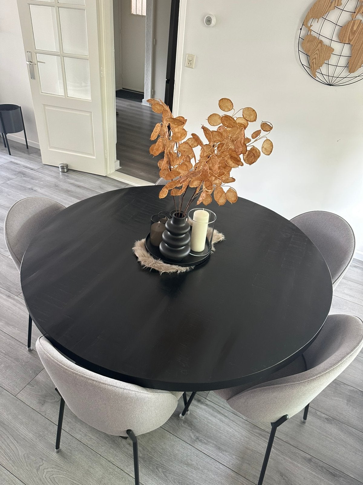 Mango zwarte eettafel rond 130cm, Huis en Inrichting, Tafels | Eettafels, Zo goed als nieuw, 100 tot 150 cm, 100 tot 150 cm, Vijf personen of meer