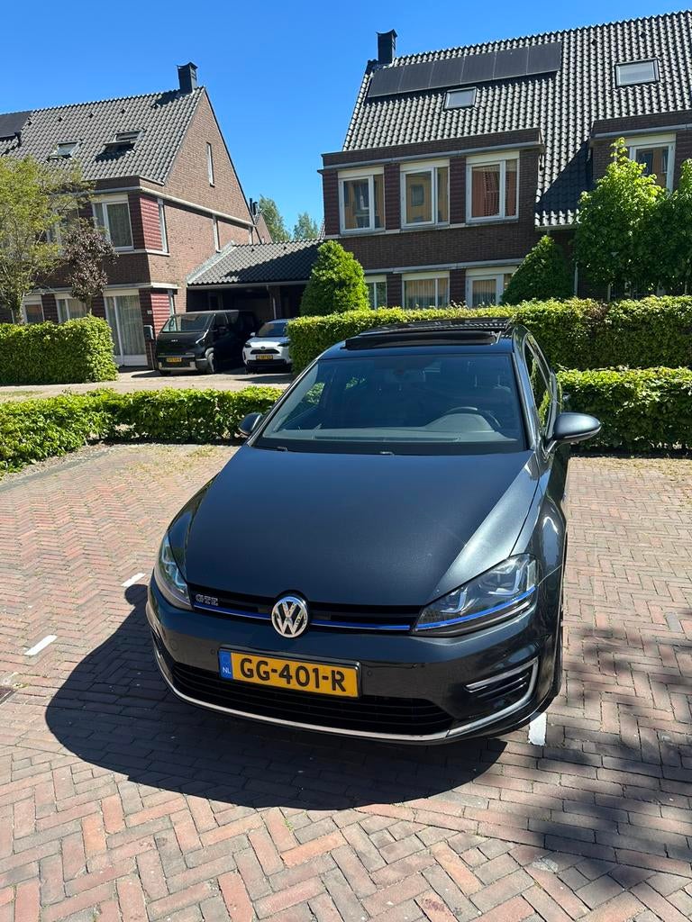 Prachtige Volkswagen Golf 7 GTE met nieuwe hybrideaccu/APK, Auto's, Stof, 4 cilinders, 1395 cc, 1499 kg