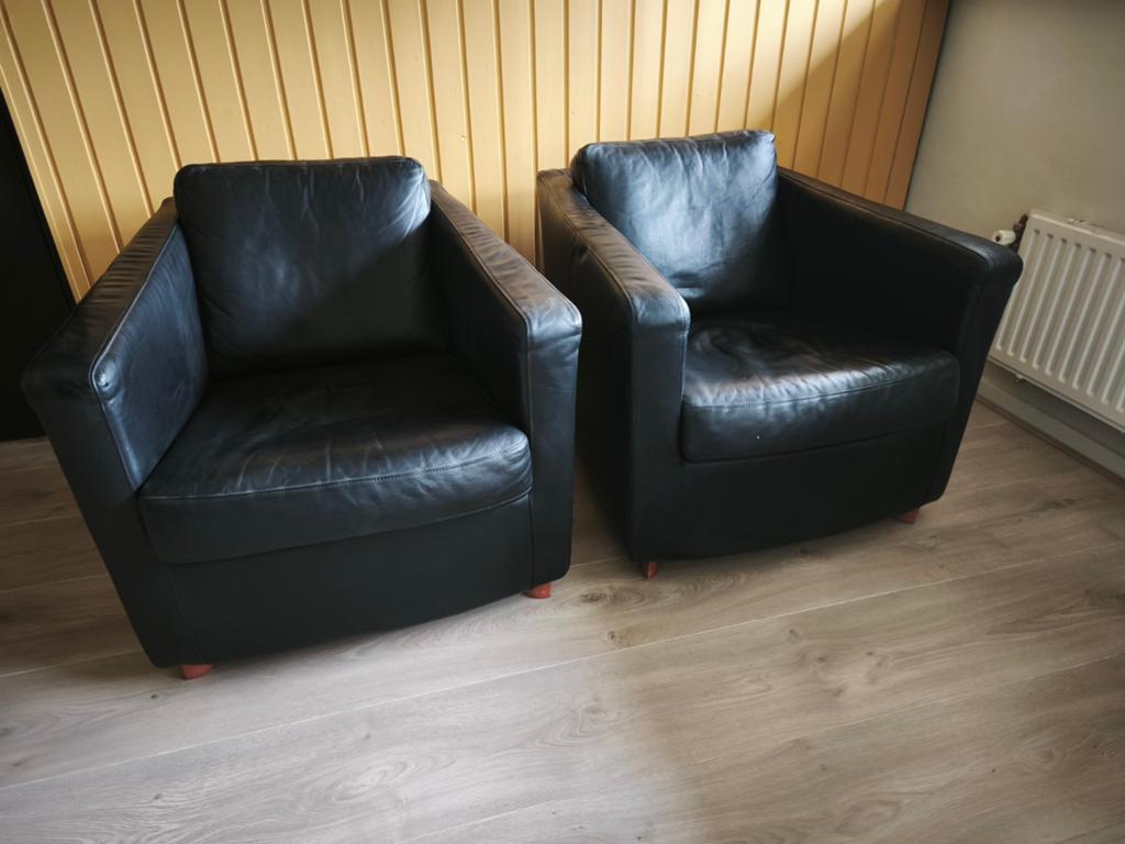 Zwarte leren fauteuils, Ophalen, 75 tot 100 cm, 50 tot 75 cm