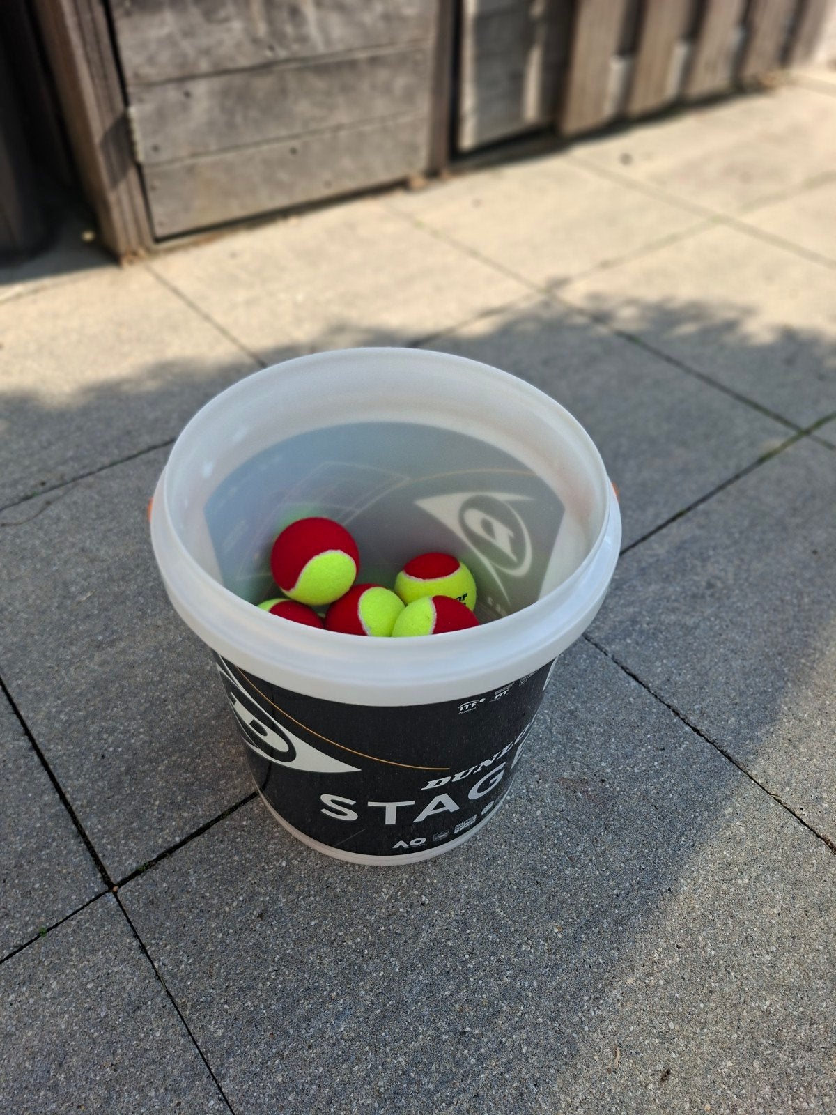 Dunlop Stage 3 Tennisballen (Rood/Geel) - Emmer, Ballen, L00, Ophalen of Verzenden, Zo goed als nieuw