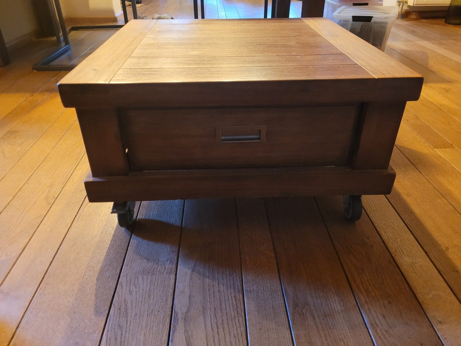 Salontafel met lade en wieltjes - massief hout, Ophalen, 50 – 75, Gebruikt, 50 tot 100 cm
