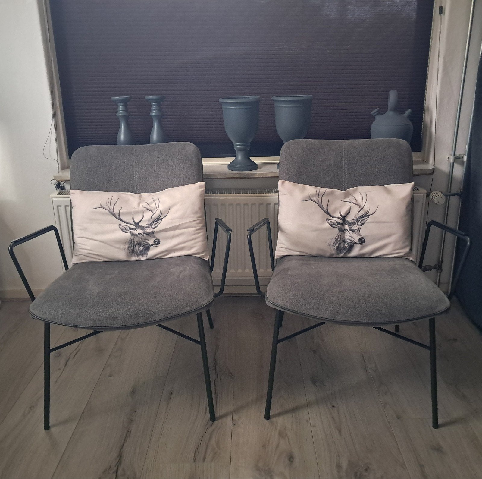Set van 2 grijze stoelen met armleuningen, Huis en Inrichting, Ophalen, Twee, Zo goed als nieuw, Stof