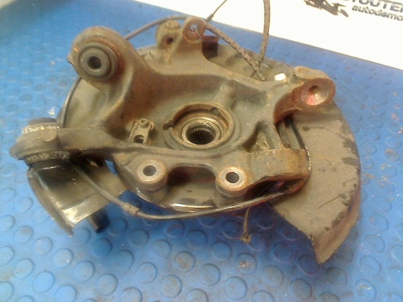 Fusee Links Achter BMW 3 serie (F30) (2012-07/2015-07), Gebruikt, Petuelring 130, München 80809, , Duitsland, BMW, Bayerische Motoren Werke AG