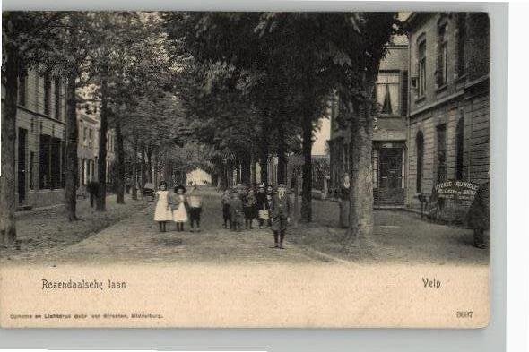 Velp Rozendaalsche Laan veel volk lichtdr Van Straaten 1902