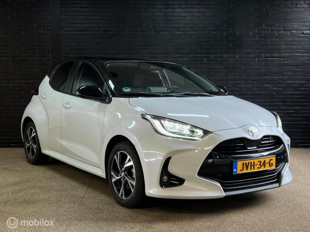 Toyota Yaris 1.5 Hybrid 115 Dynamic KEYLESS TWO TONE CAMERA, Auto's, Gebruikt, Wit, 1490 cc, Bedrijf