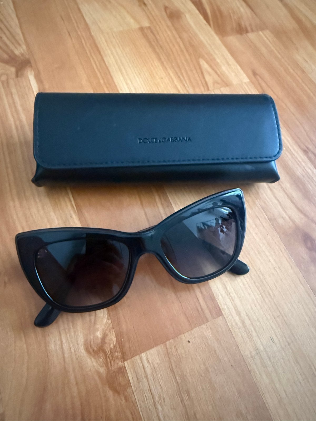 Limited Edition Dolce & Gabbana Vlinder Zonnebril, Gebruikt, Zonnebril, Zwart, Ophalen of Verzenden