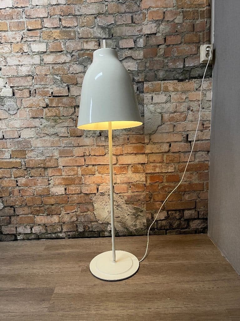 Fritz Hansen Caravaggio Vloerlamp – Wit | Cecilie Manz, Ophalen, 100 tot 150 cm, Design, E27 (groot)