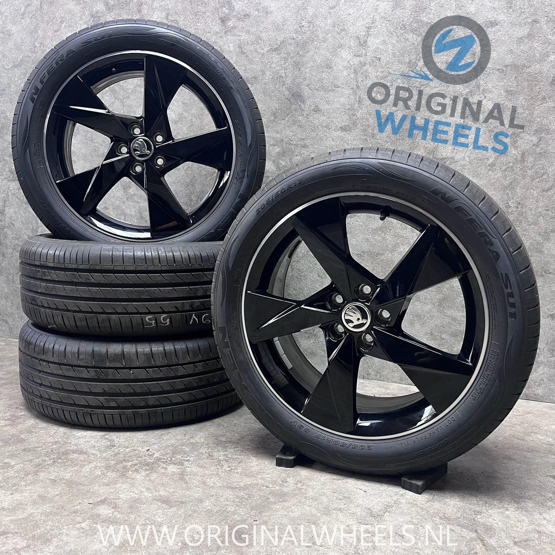 ZGAN 17 inch originele velgen + zomerbanden Skoda Kamiq