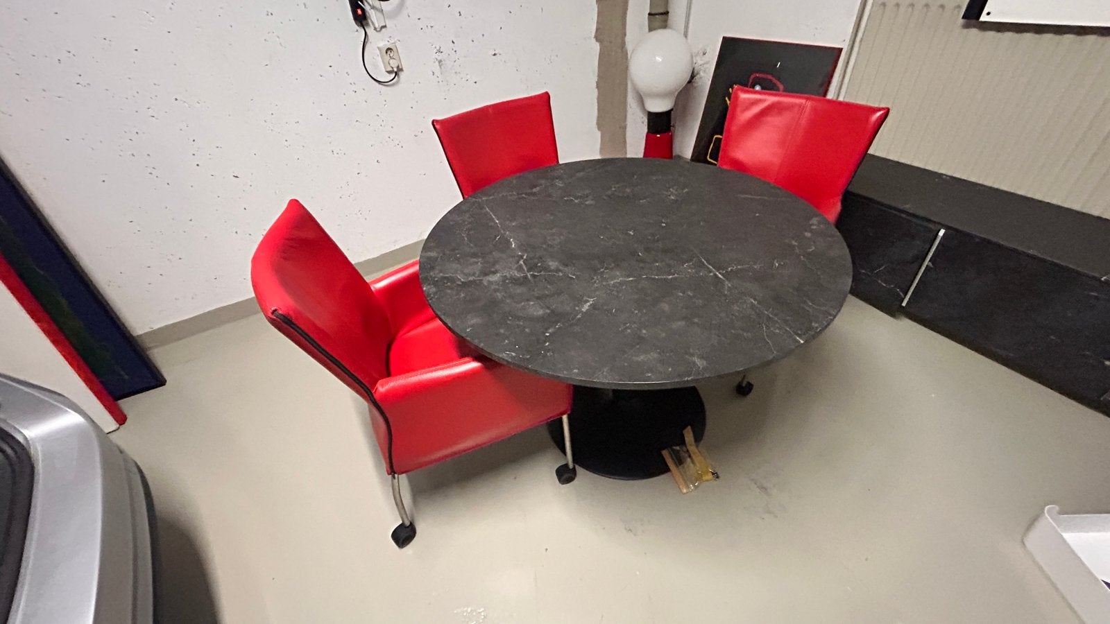 Eettafel met 3 stoelen en dressoir - Overcompleet, Overige materialen, Gebruikt, Rond, Ophalen of Verzenden