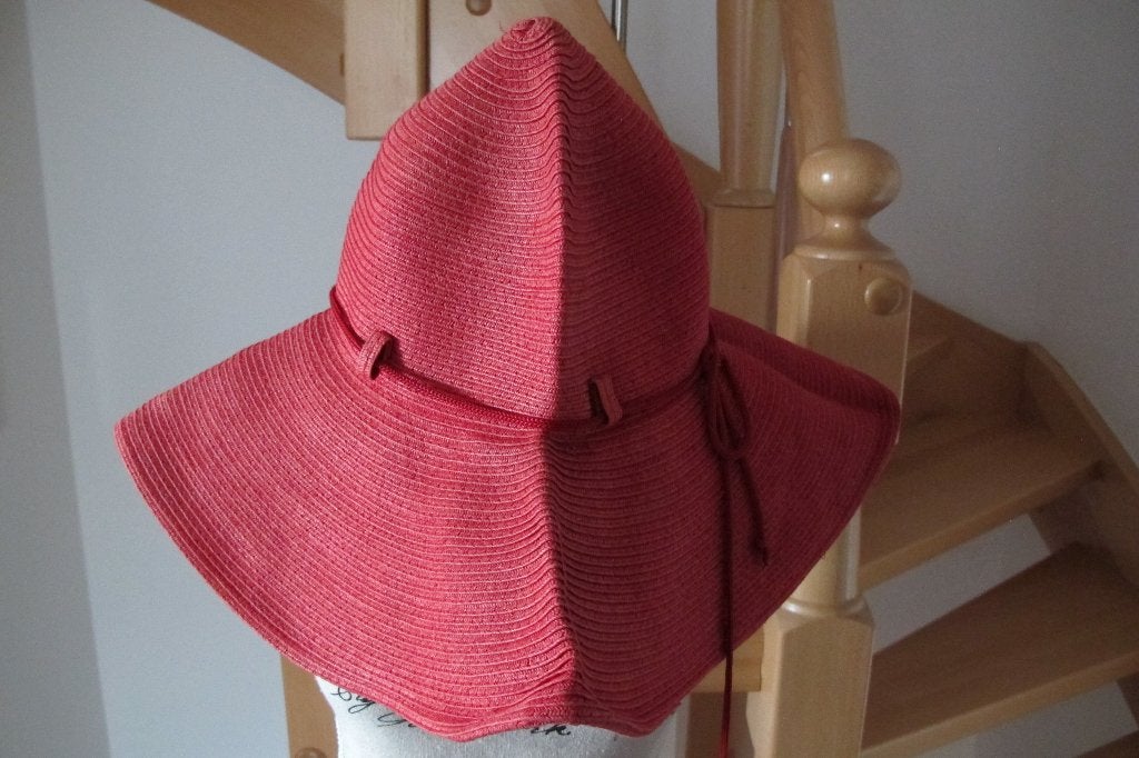Floppy straw hat, Kleding | Dames, Hoeden en Petten, Ophalen of Verzenden, Gedragen, 55 cm (S, 6⅞ inch) of minder, Hoed