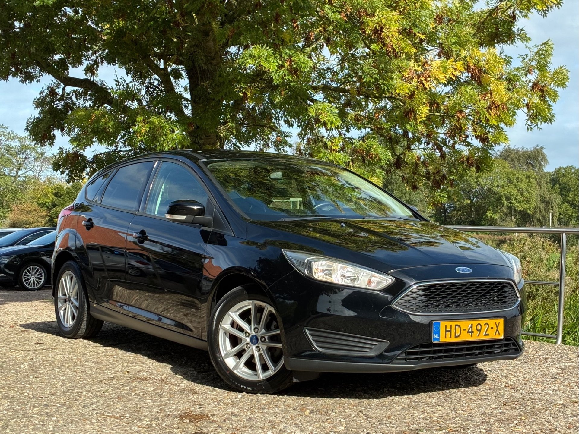 Ford Focus 1.0 Trend Edition | Navi + Cruise + Airco nu €4, Gebruikt, 635 kg, Zwart, Bedrijf