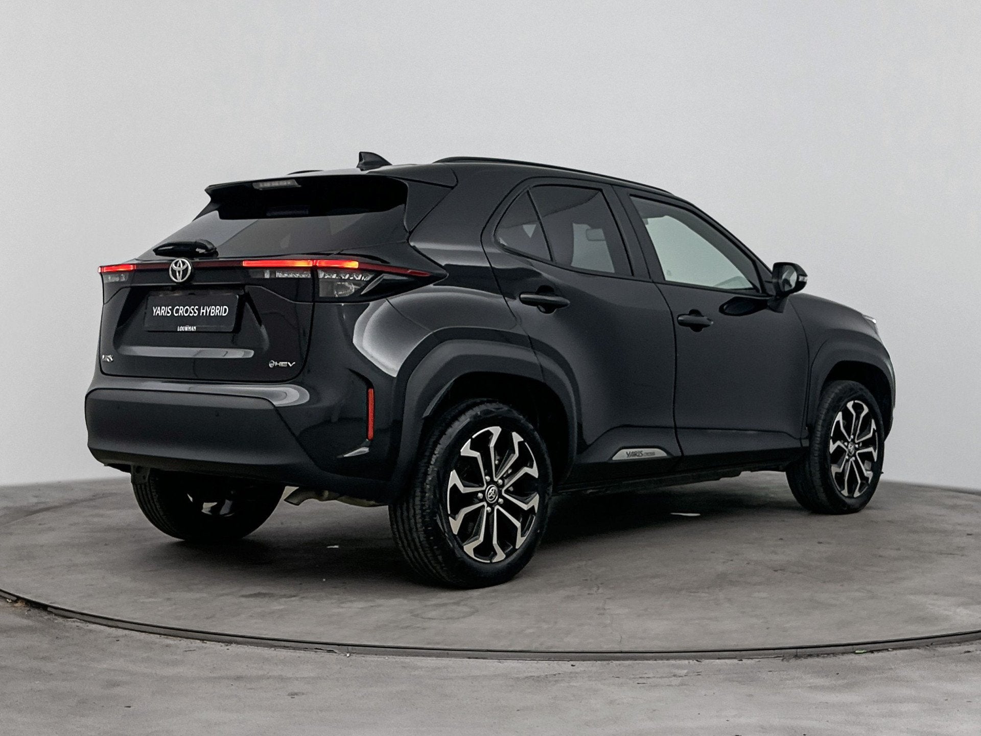 Toyota Yaris Cross 1.5 Hybrid 115 Dynamic | Voorruit-Stuur-S, 12 maanden, Stof, Gebruikt, 116 pk
