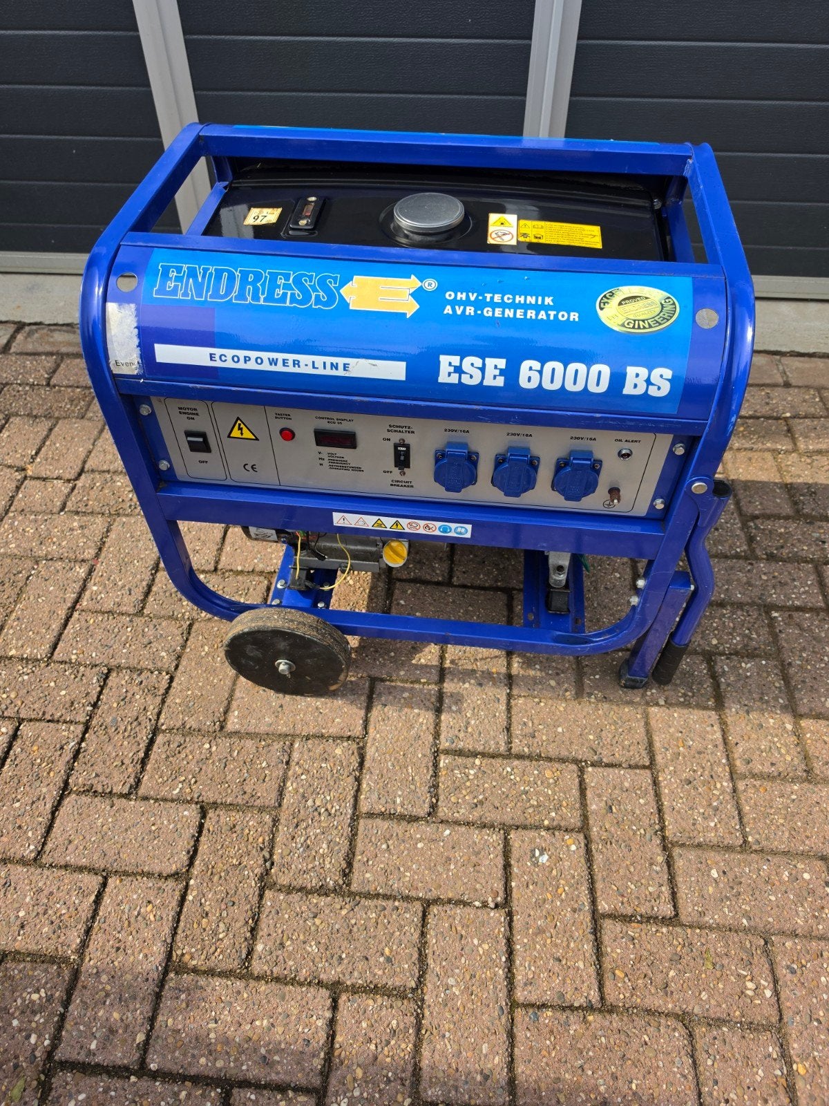 Krachtige Endress ESE 6000 BS generator (Euro 95/98), Ophalen