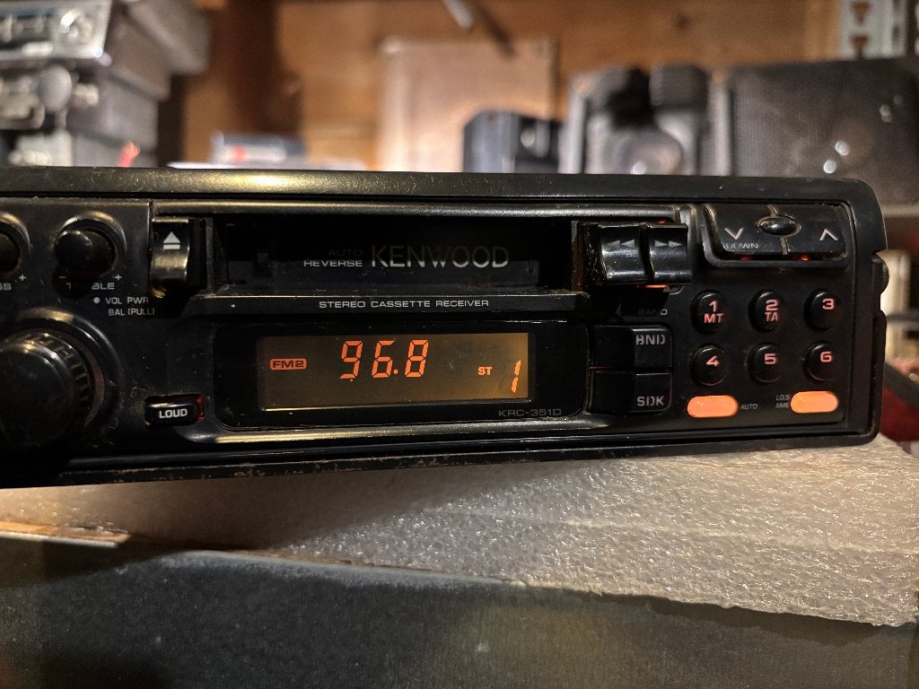 Old-school jaren '80 KENWOOD KRC-351D /stereo radio/cassette, Auto diversen, Autoradio's, Ophalen, Gebruikt