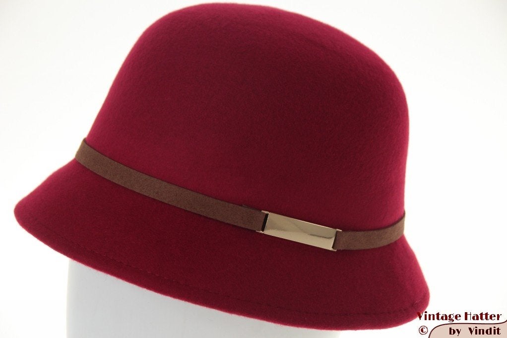 Dames dophoed Hawkins bordeaux vilt met gespje opzij 54-57, Hoed, Hawkins, Nieuw, One size fits all
