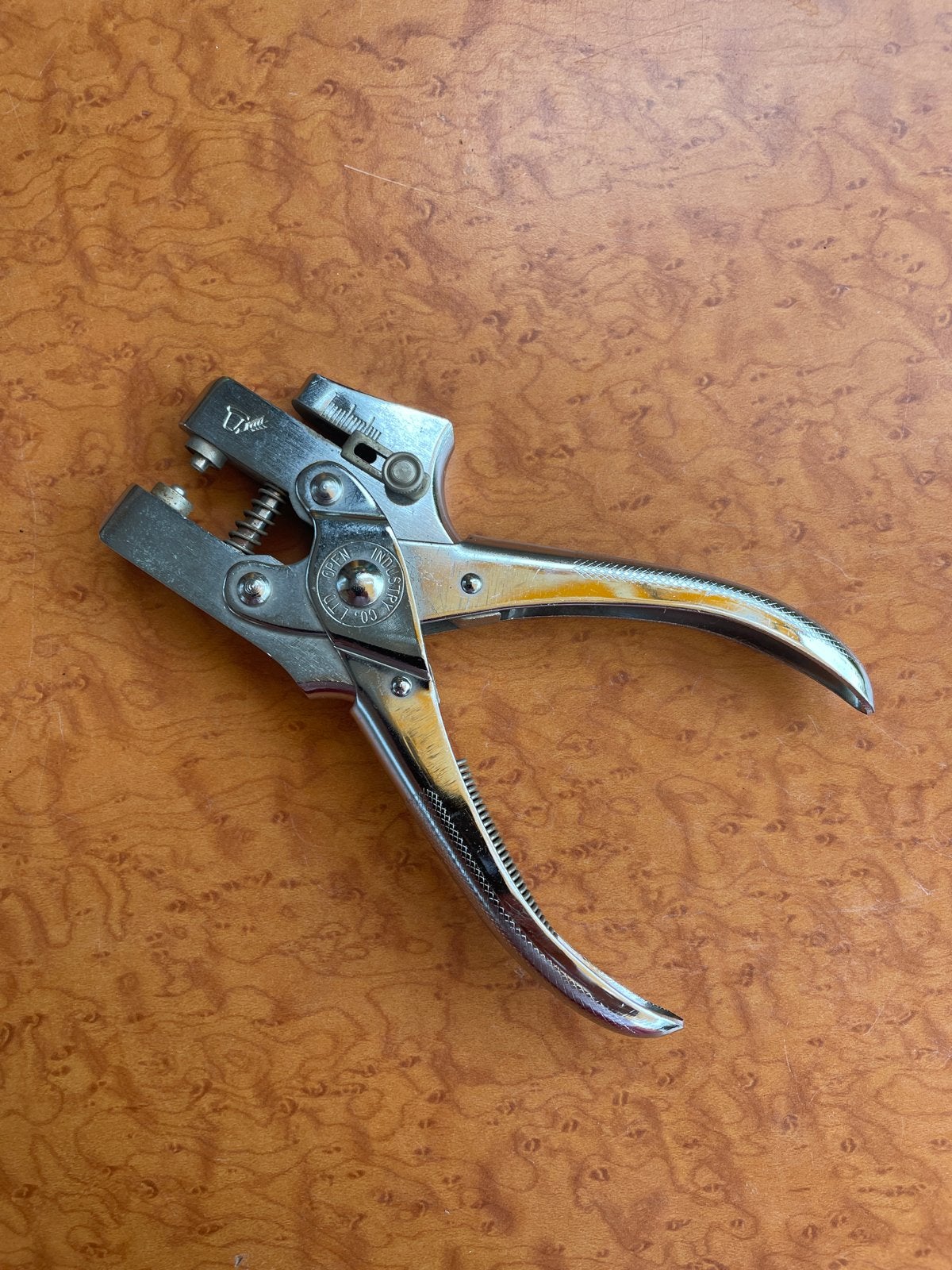 Vintage perforator voor textiel en leer, Hobby en Vrije tijd, Ophalen of Verzenden, Gebruikt, Overige typen