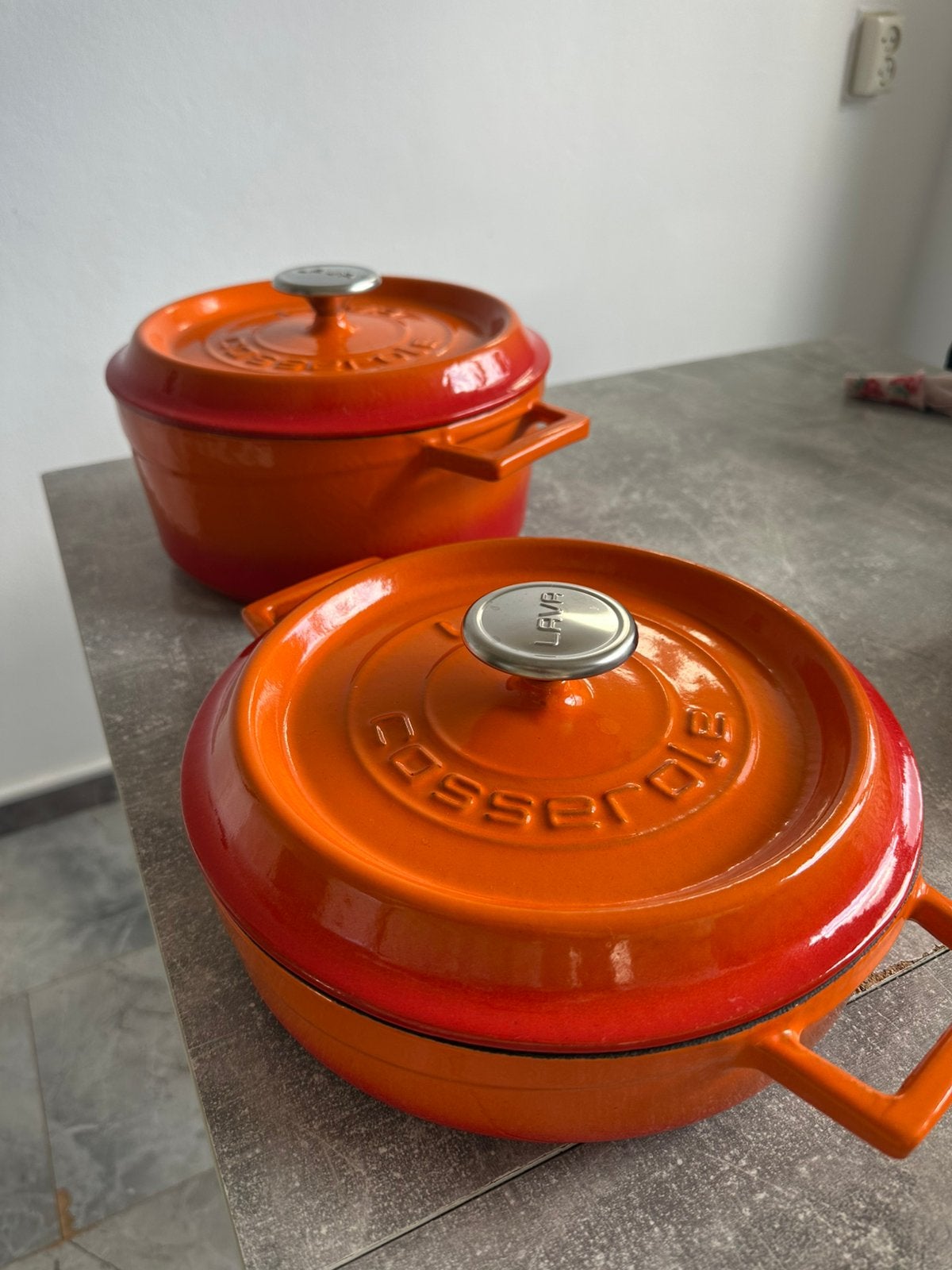 Lava gietijzeren pannen, Huis en Inrichting, Keuken | Potten en Pannen, Ophalen, Zo goed als nieuw, Gietijzer, Koekenpan of Braadpan