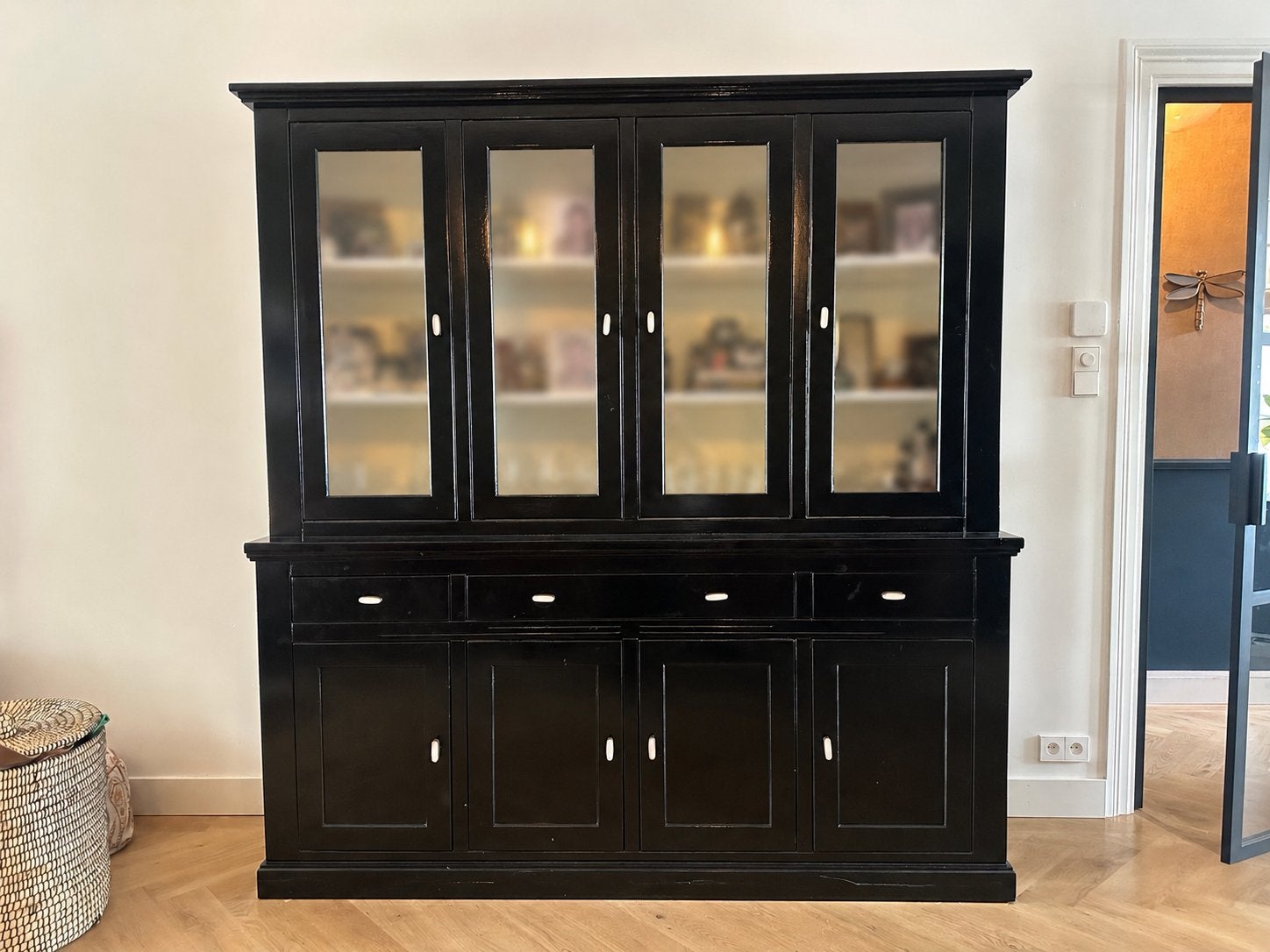 Zwart dressoir/vitrinekast met glazen deuren en lades, Ophalen, Gebruikt, 150 tot 200 cm, Met lade(s)