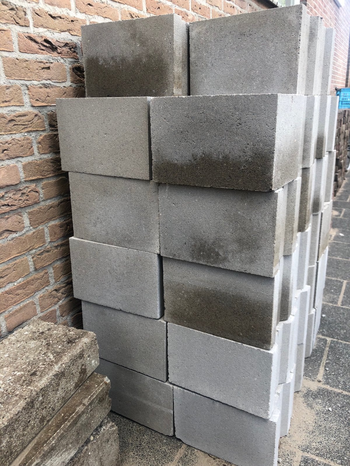 Betonblokken voor diverse bouwprojecten, Ophalen of Verzenden, Gebruikt, Beton