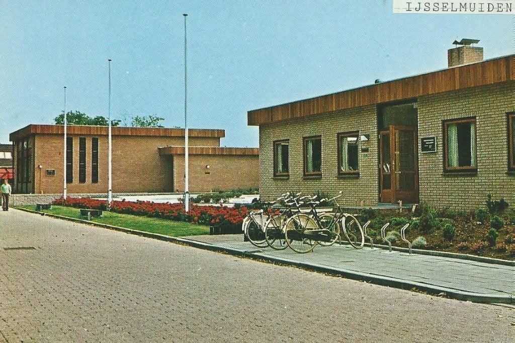 IJsselmuiden Gemeentehuis - Oude Ansichtkaart, Ophalen of Verzenden, 1960 tot 1980, Ongelopen, Overijssel