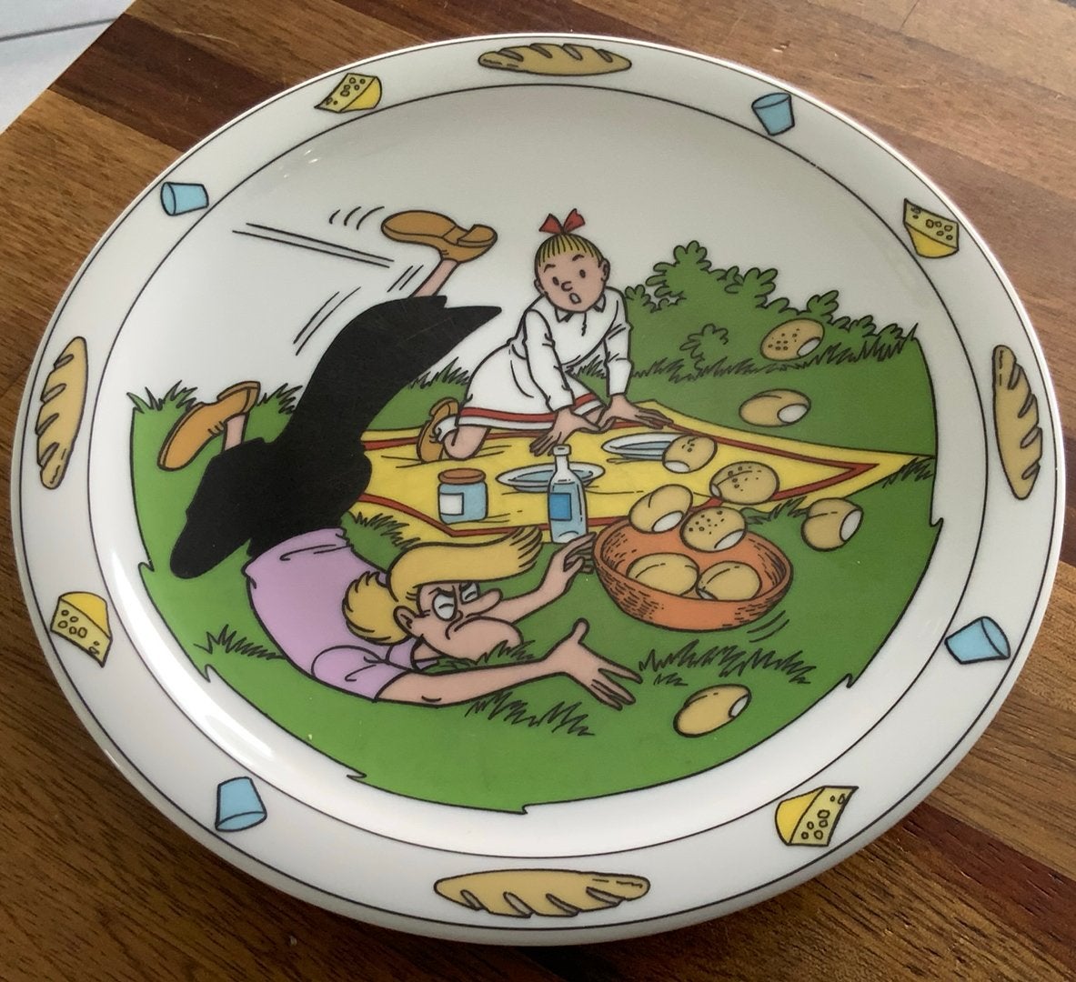 SUSKE & WISKE ONTBIJTBORDJE ESCHENBACH PORZELLAN SIDONIA, Overige merken, Verzenden, Zo goed als nieuw, Bord(en)