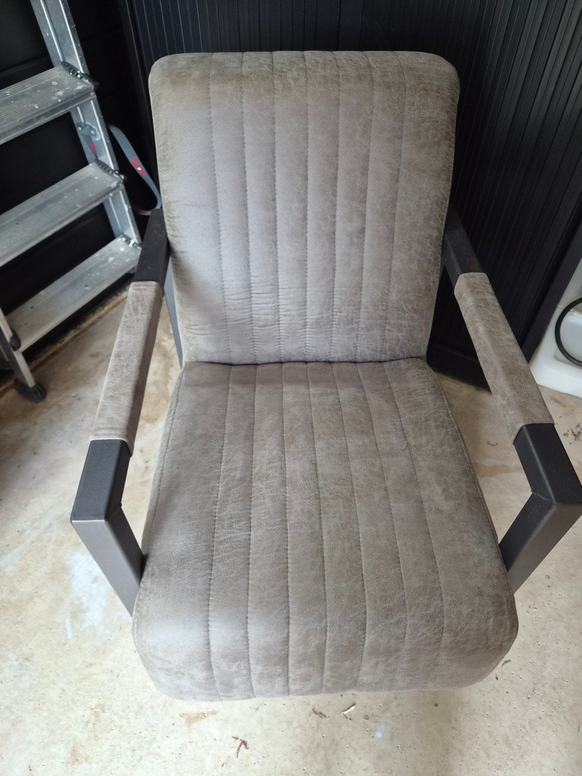 Comfortabele eetkamerstoel - Grijs stof, Huis en Inrichting, Stoelen, Ophalen, Drie, Zo goed als nieuw, Modern