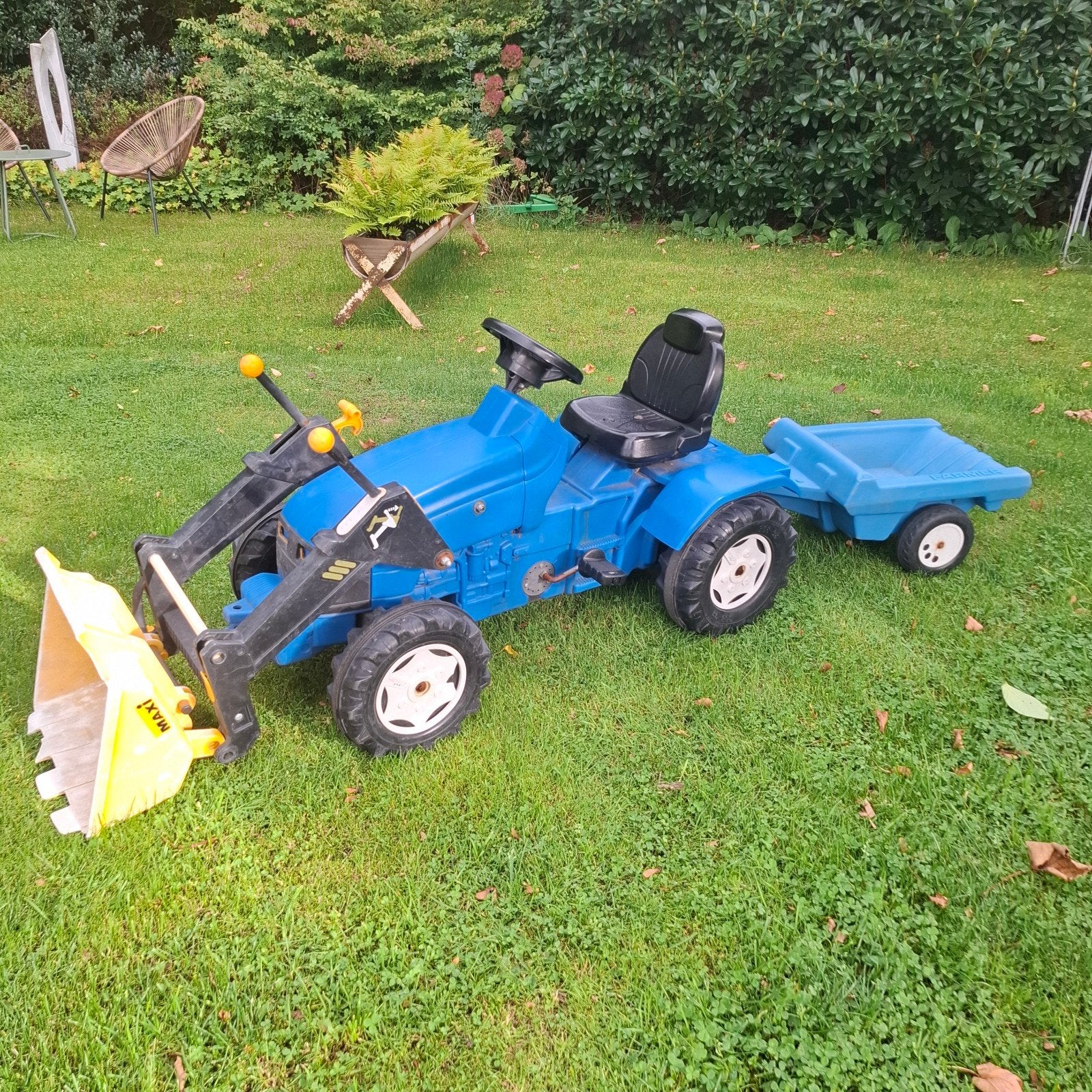 ford/ New Holland traptractor +voorlader + kar  rolly toys, Ophalen, Gebruikt, Trapvoertuig