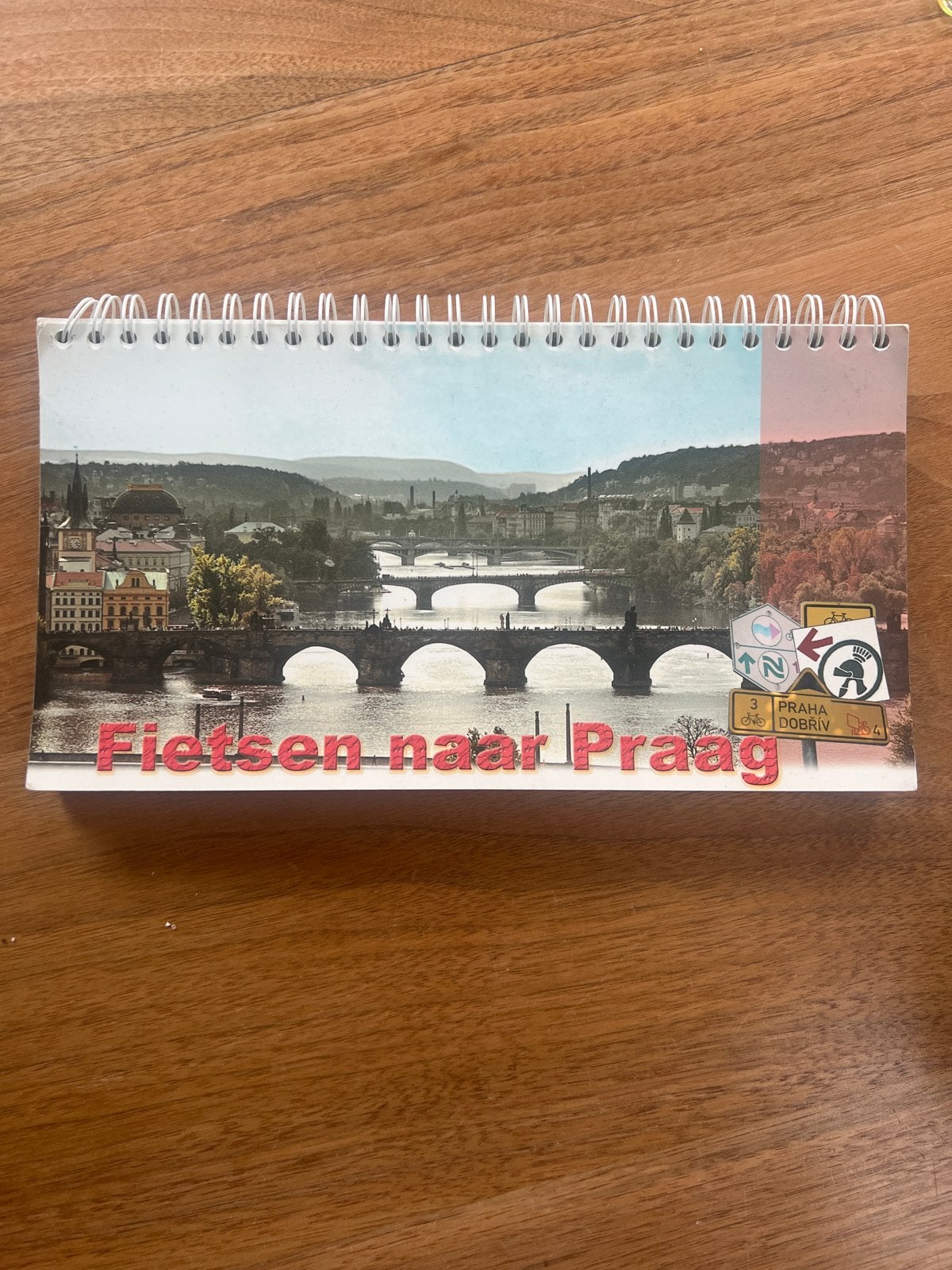 Fietsen naar Praag - Reisgids met routes en tips, Overige merken, Europa, Ophalen of Verzenden, Zo goed als nieuw