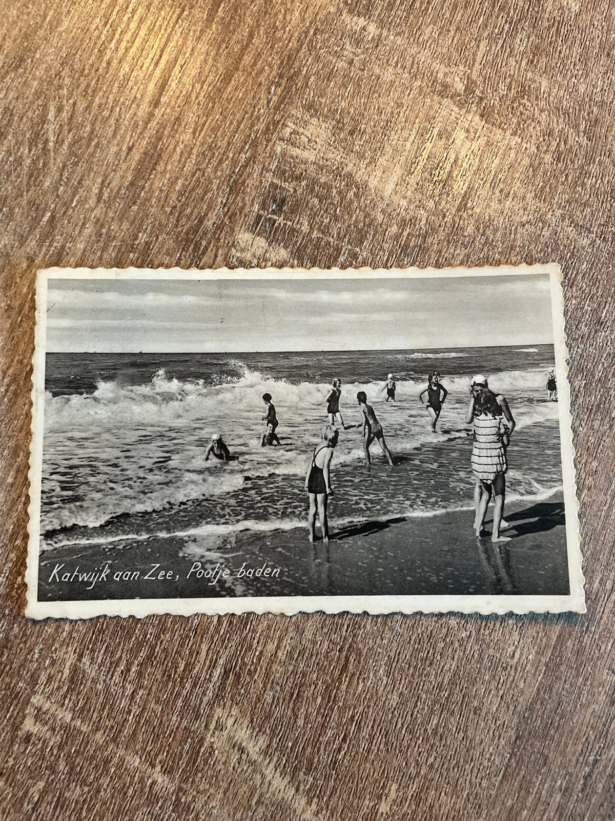 Oude ansichtkaart Katwijk aan Zee, Pootje baden (1962), Ophalen of Verzenden, 1960 tot 1980, Gelopen, Zuid-Holland
